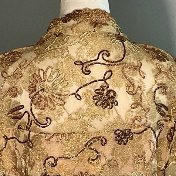 Watters and Watters Mother of the Bride Metallic Floral Embroidered Jacket - Picture 7 of 16